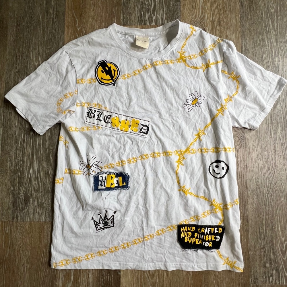Smoke Rise Graphic Tee Mens Large White Yellow Chain Barbed Wire Patchwork Shirt